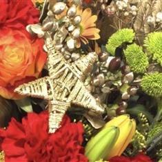 FLORIST CHOICE XMAS HATBOX